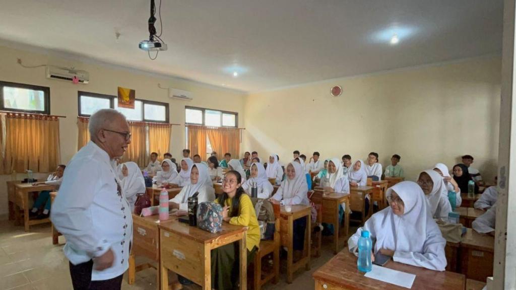 Heboh Dugaan Soal TKA Bocor dan Peserta Live TikTok Saat Ujian, Kemendikdasmen Angkat Bicara