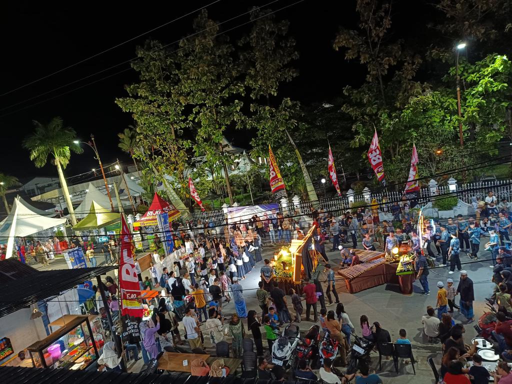 Festival Arakan Sahur Malam ke-3: Meriah dan Penuh Semangat di Sepanjang Rute Panjang
