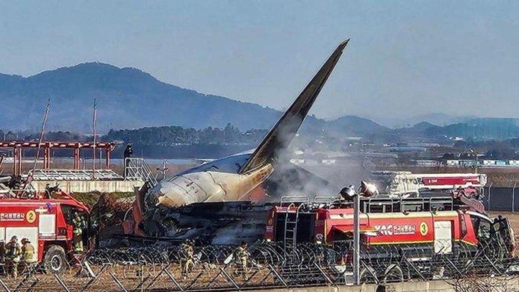 Tragedi Mengerikan di Muan: Pesawat Jeju Air Hantam Landasan, Ratusan Jiwa Melayang