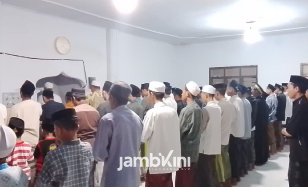 Sebagian Warga Jember dan Bondowoso Laksanakan Salat Idulfitri Lebih Awal