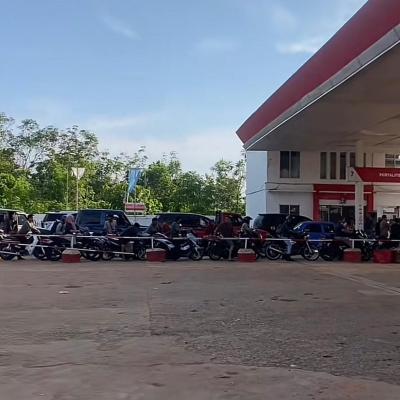 BBM Langka di Bungo Jelang Nataru, Harga Eceran Tembus Rp25 Ribu per Liter